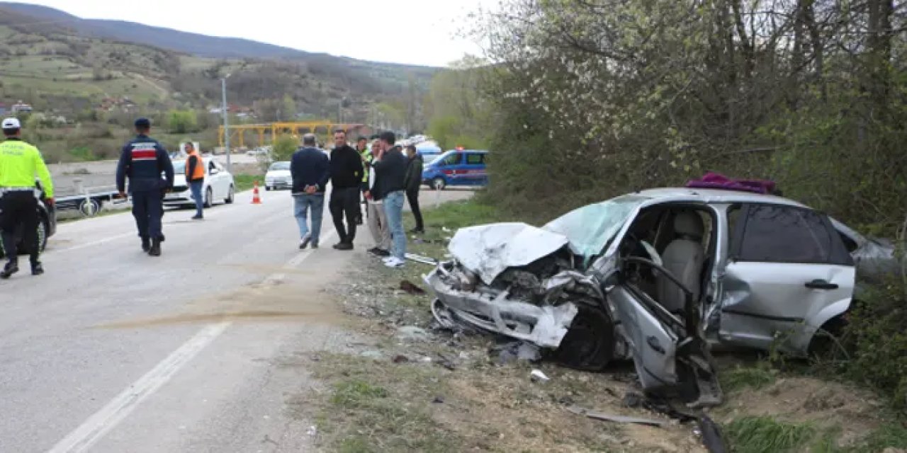 Tokat'ta iki araç birbirine girdi! 1 ölü 8 yaralı