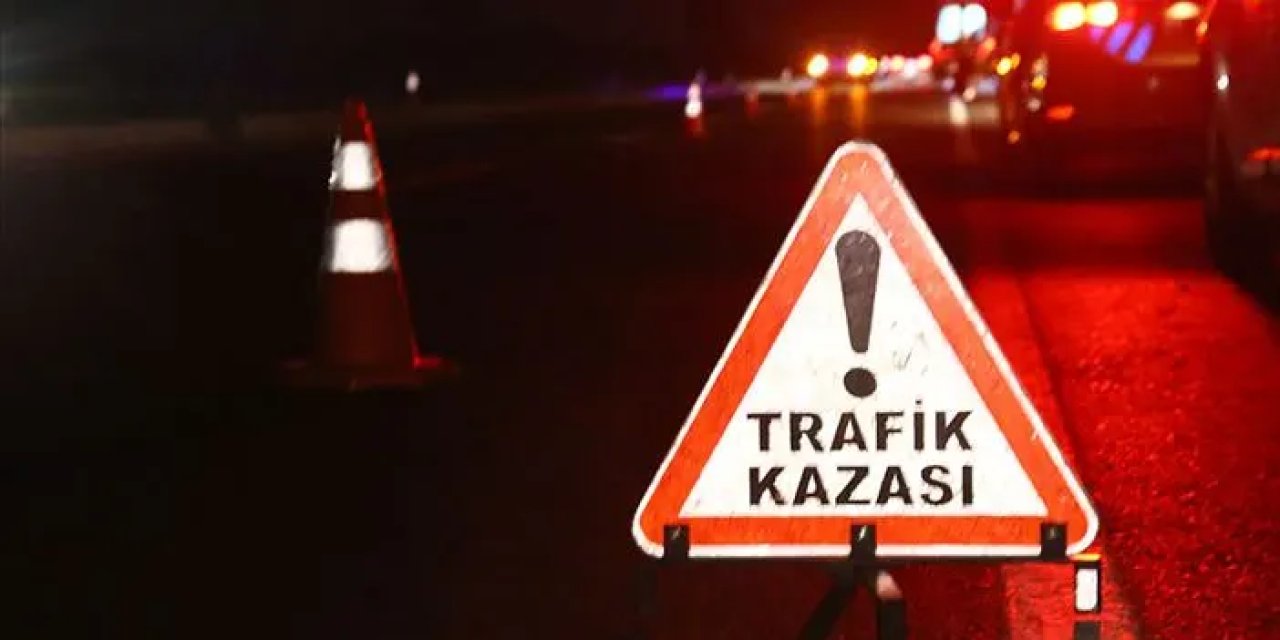 Hafif ticari araç ve otomobil çarpıştı! 5 yaralı