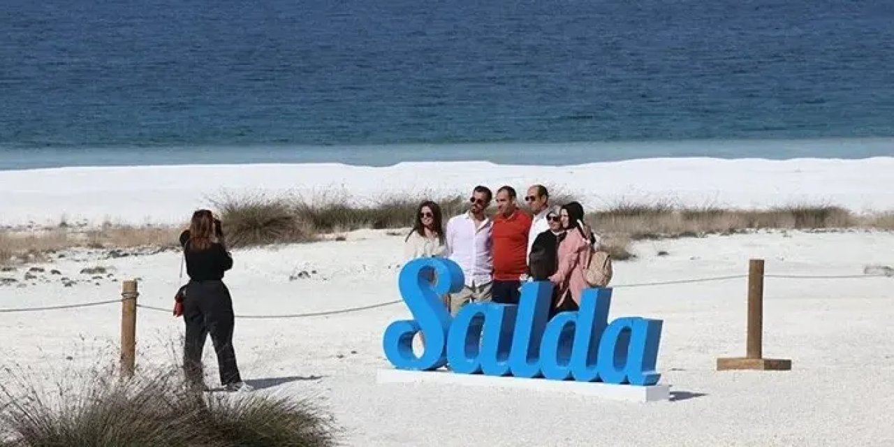 Salda Gölü, Bayram Tatilinde Ziyaretçi Akınına Uğradı