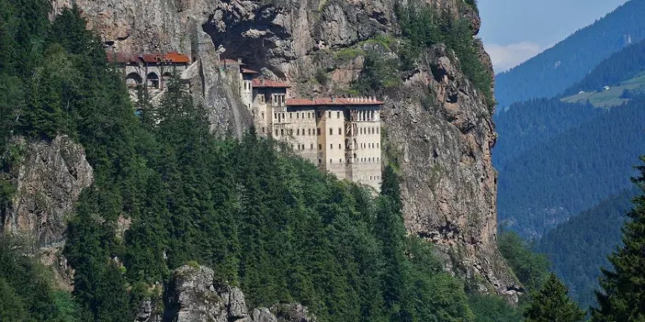 Sümela Manastırı'na Ramazan Bayramı'nda ziyaretçi akını