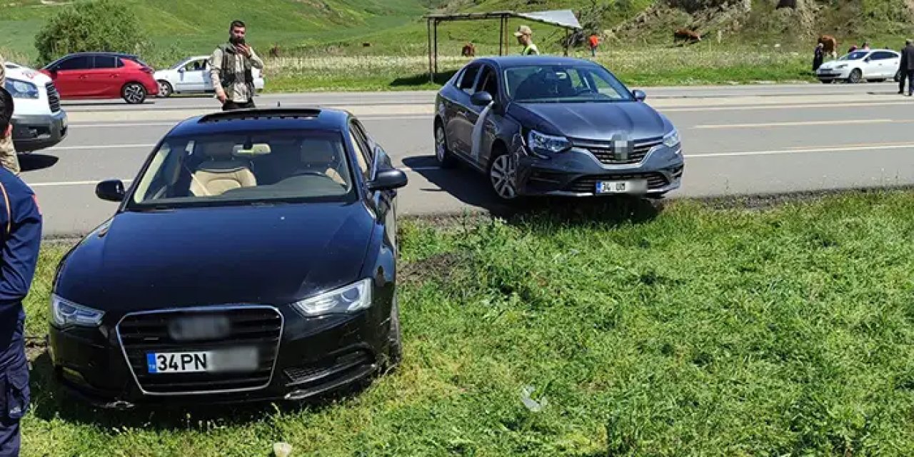 Batman'da iki otomobil çarpıştı! 4 yaralı