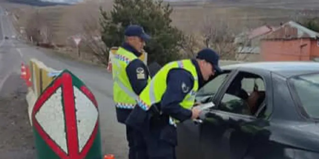 Ardahan'da trafik denetimleri sıklaştı! Tatilciler dönüş yolunda