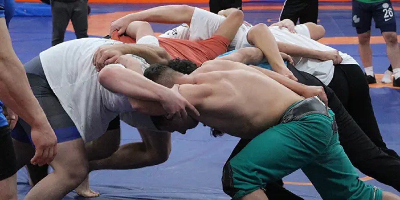 Rize'de geçler ragbide milli takım için sıkı çalışıyor