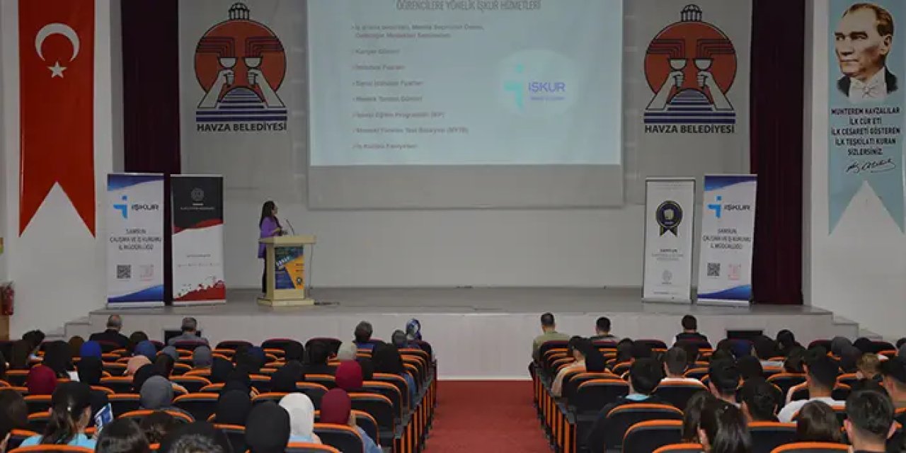 Samsun'da öğrencilere kariyer semineri düzenlendi