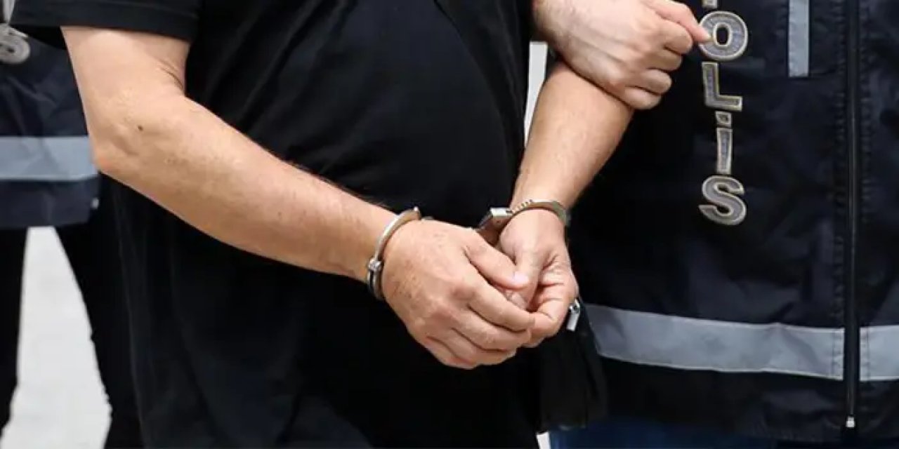 İzmir'de FETÖ'ye 'ByLock' operasyonu! 12 şüpheli gözaltında