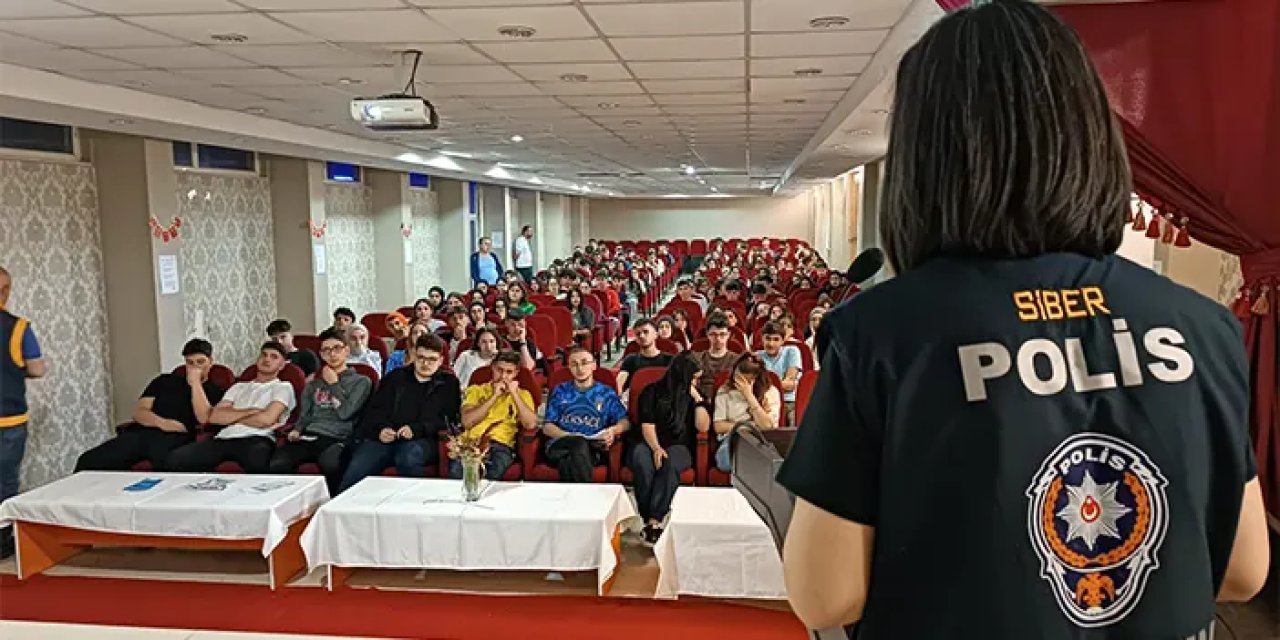 Samsun'da öğrencilere 'siber zorbalık' semineri
