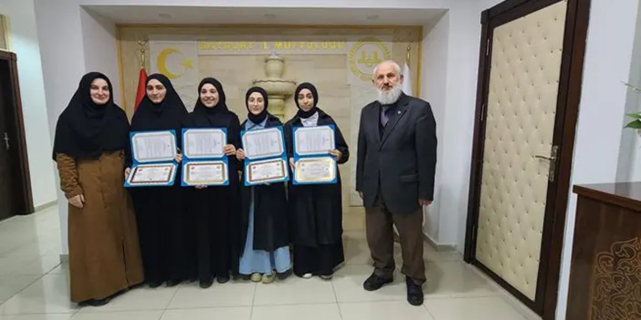 Bayburt'ta hafızlık öğrencileri belgelerini aldı