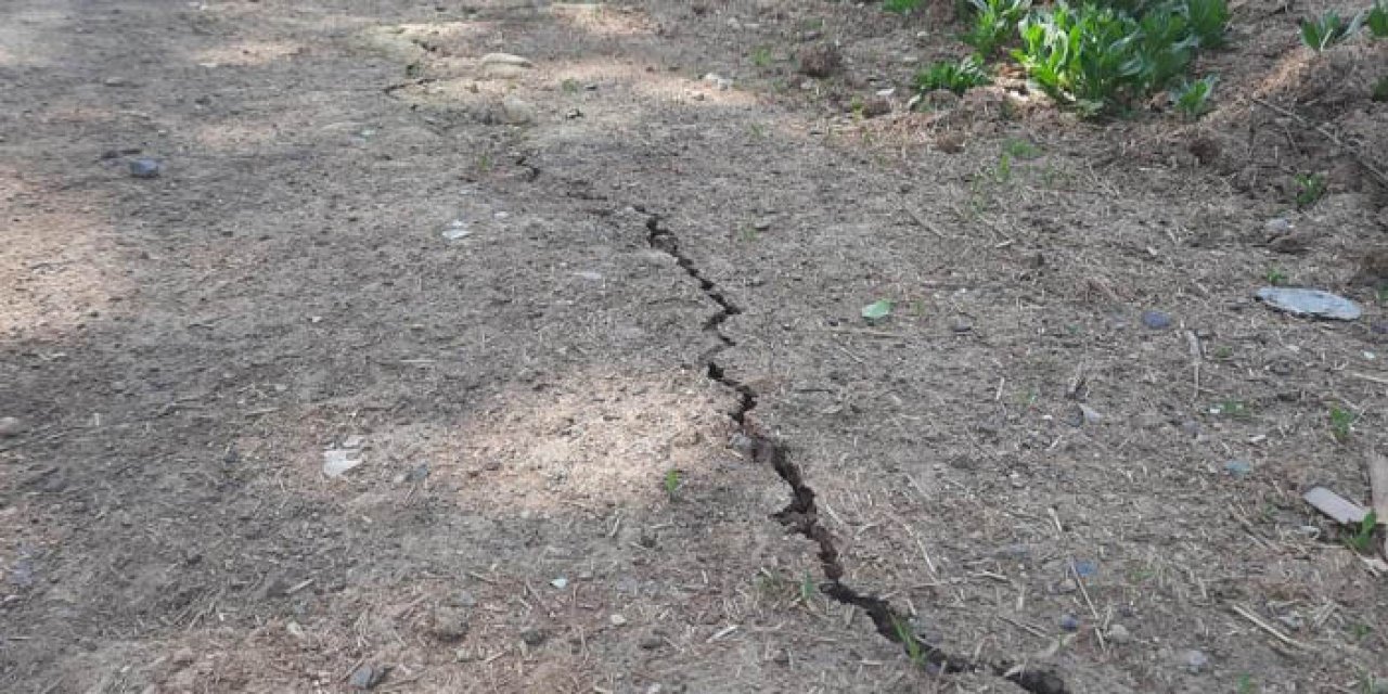 Tokat'ta deprem olmuştu! Yollarda çatlaklar meydana geldi
