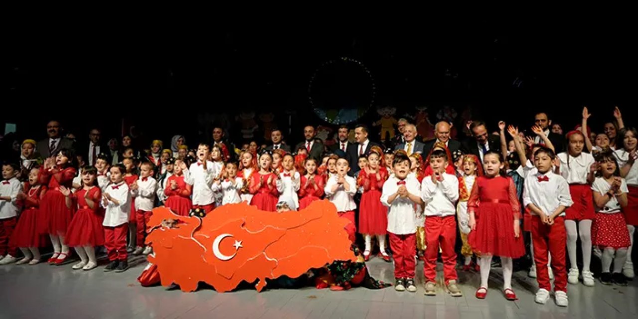 Gümüşhane’de Valilik koltuğuna oturan öğrenci makam aracıyla gezerek protokolü selamladı