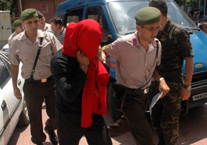 AKP'li başkana yolsuzluk gözaltısı