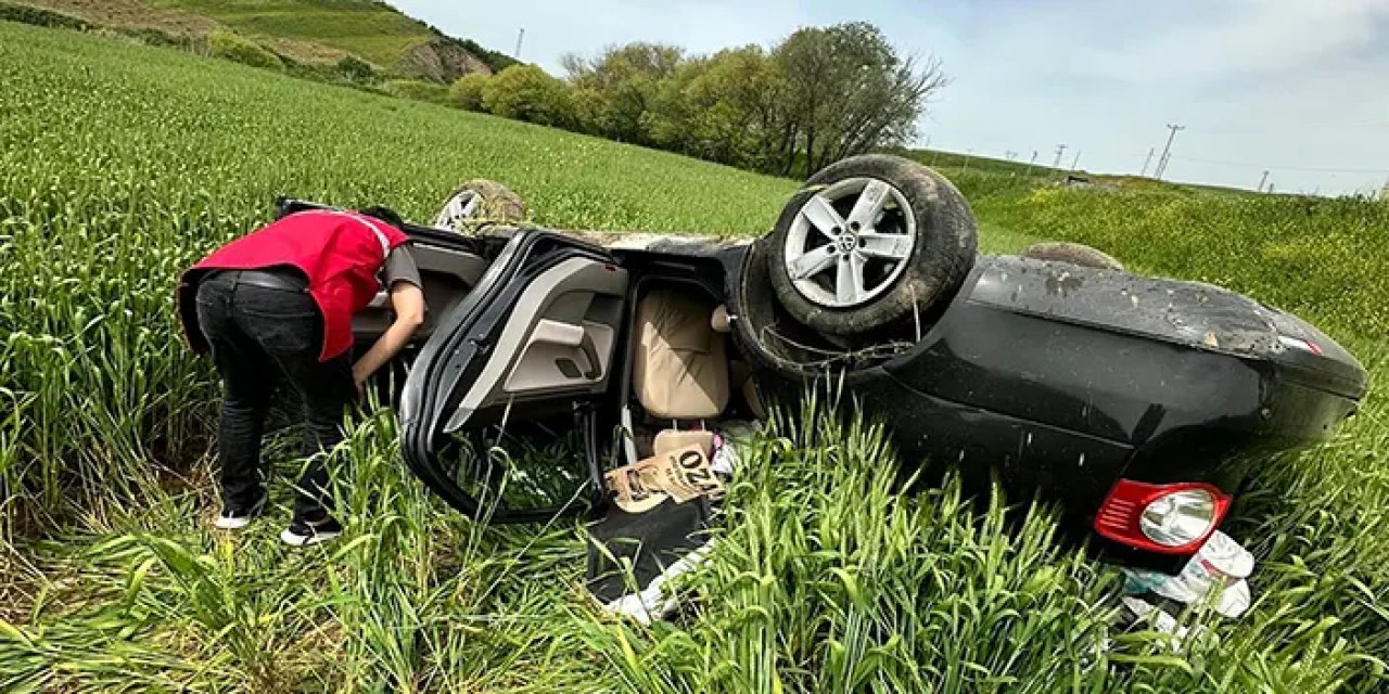 Batman'da otomobil tarlaya uçtu! 3 kişi yaralandı