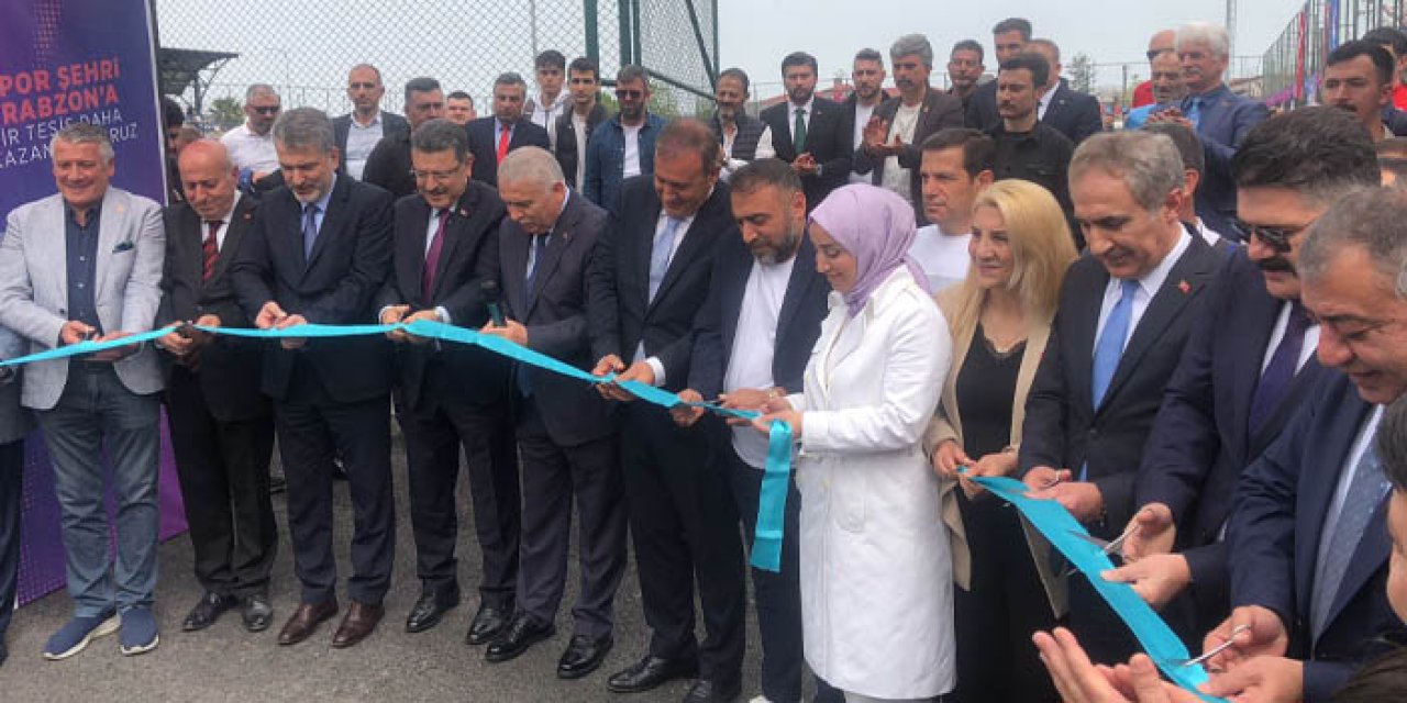 Trabzon'da Faroz Futbol Sahası hizmete açıldı