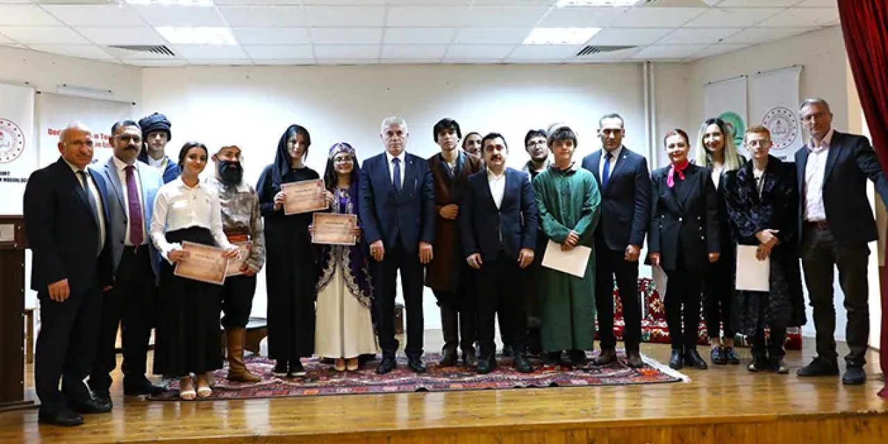 Bayburt Belediye Başkanı Memiş 'Dede Korkut'un Torunları Medeniyetin İzinde' temalı programa katıldı