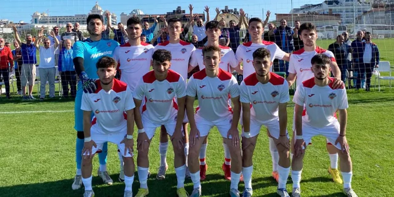 1461 Trabzon U19 takımı üçüncülük maçına çıkacak