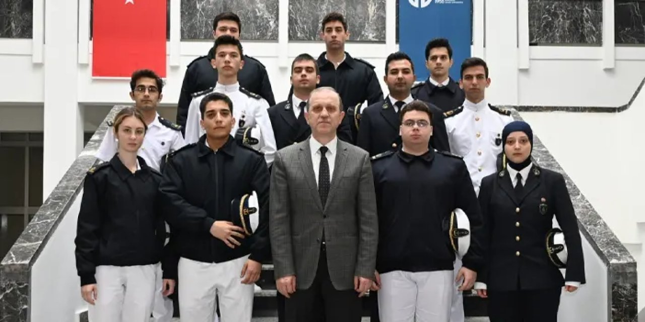 KTÜ Rektörü Prof. Dr. Çuvalcı darp edilen öğrencilerle buluştu: "Anbean takipçisi olduk"