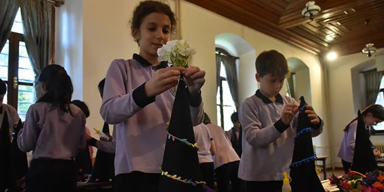 Trabzon'da 24. Uluslararası Karadeniz Tiyatro Festivali sürüyor