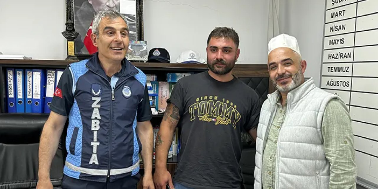 Artvin'de insanlık ölmemiş dedirten olay! Yolda bulup sahibine verdi