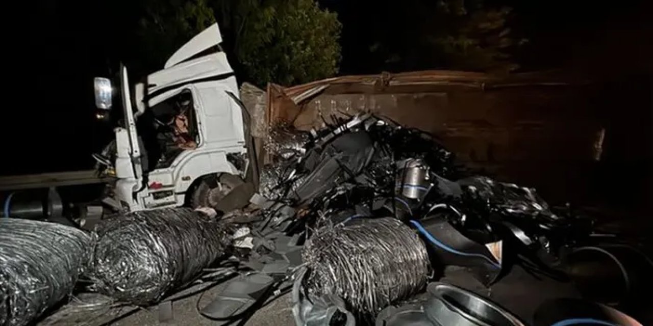 Anadolu Otoyolu'nda iki tırın karıştığı kaza! 2 ölü, 1 yaralı