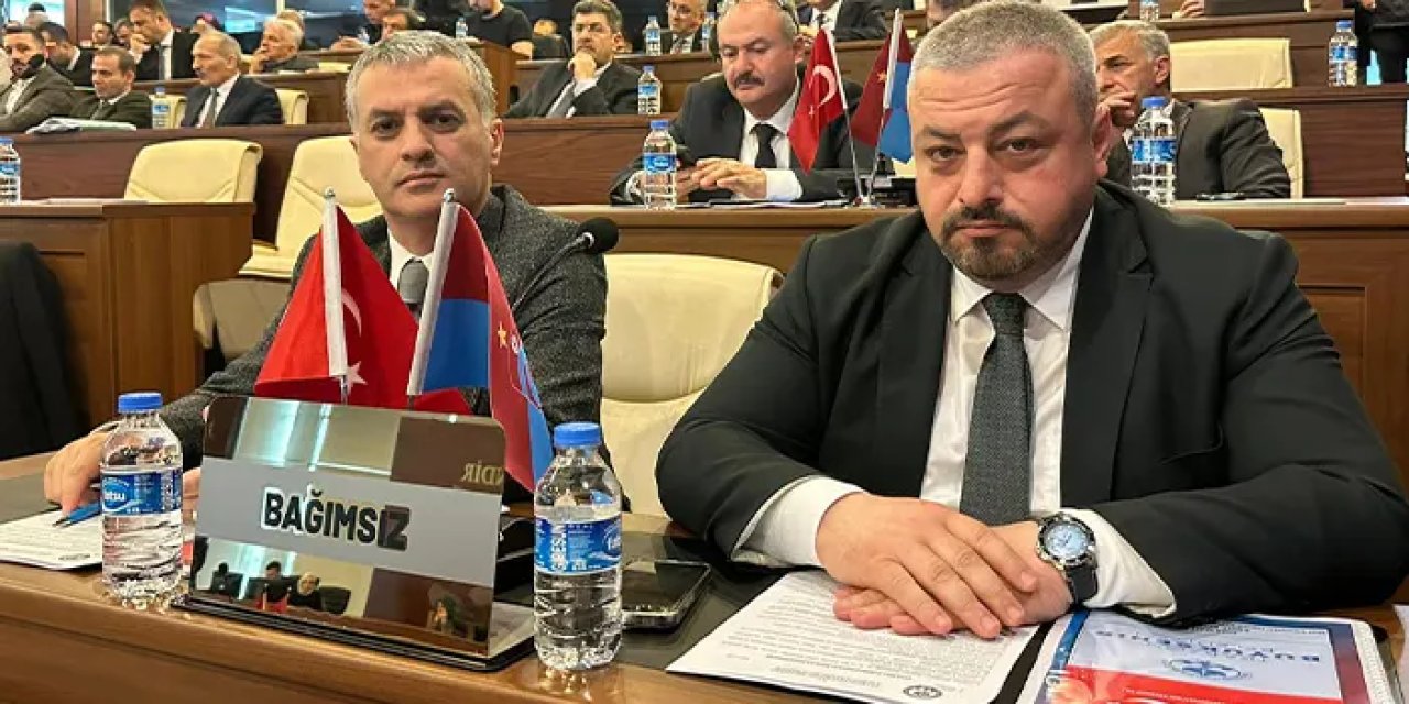 Partisinden istifa etmişti! Büyükşehir Meclisinde gözler o belediye başkanındaydı