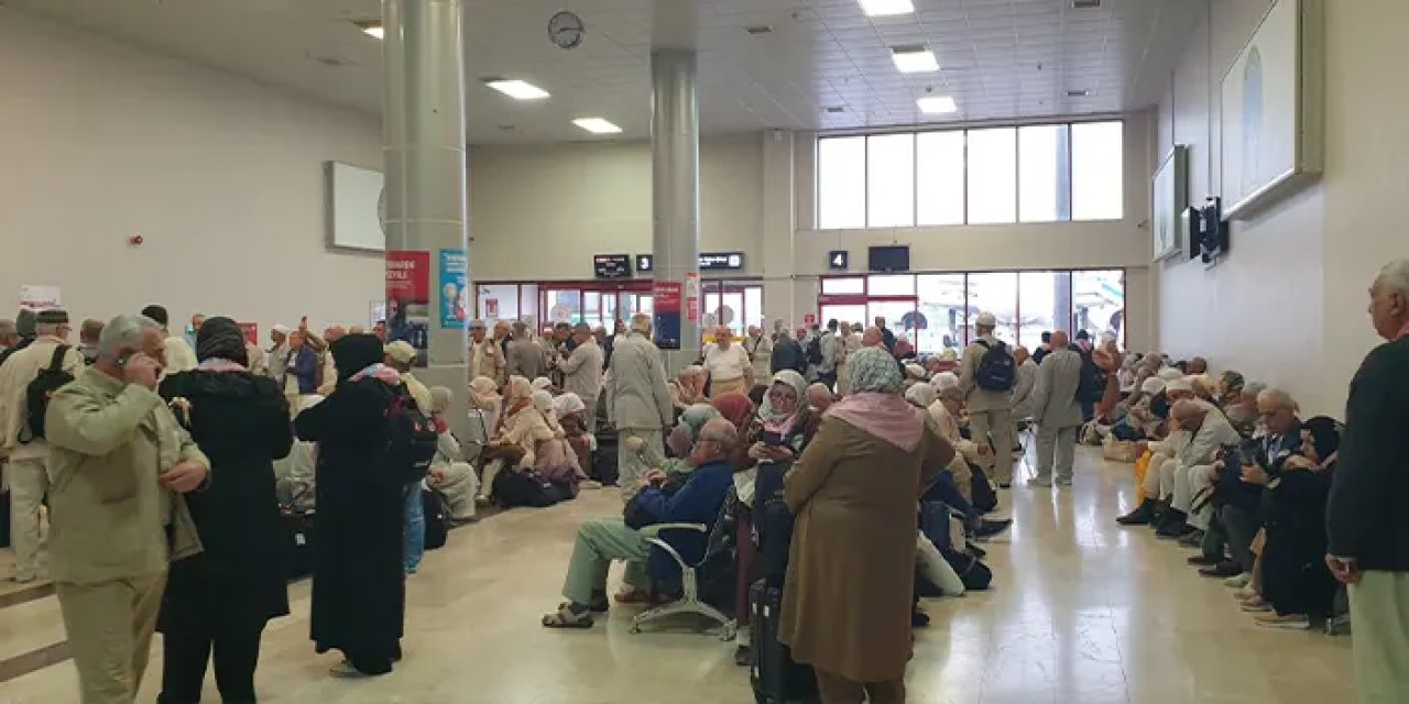 Samsun'da ilk hac kafilesi dualarla uğurlandı