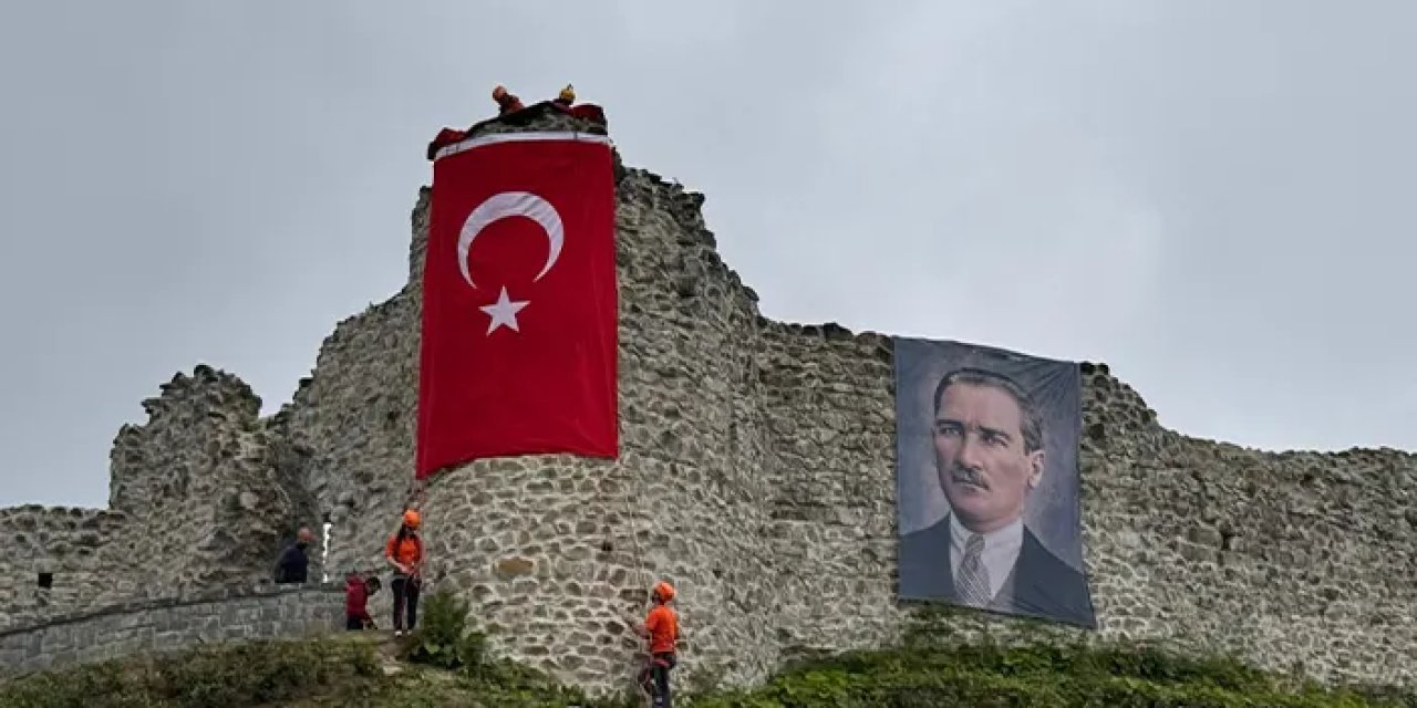 Rize'de tarihi kalede 19 Mayıs etkinliği