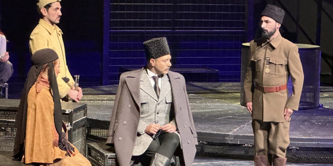 Ankara Devlet Tiyatrosu'nun "Yüzyıllık Destan: Ateş" oyunu Samsun'da