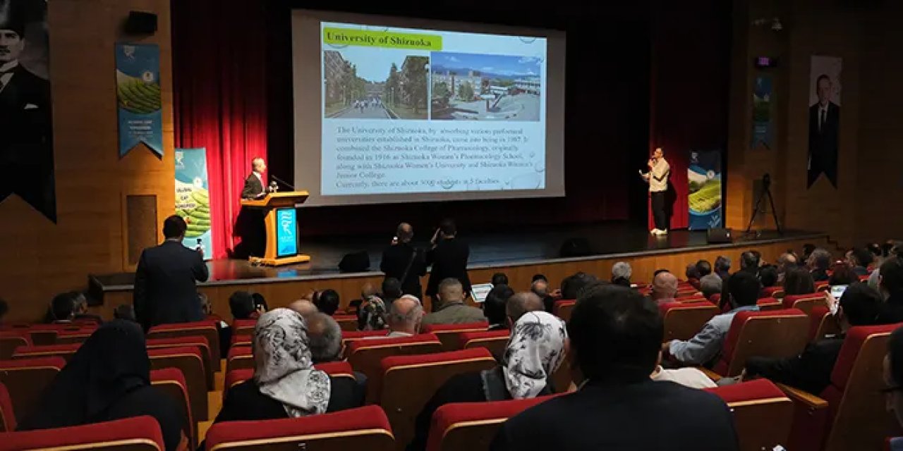 Rize'de Türk çayının 100. yılında bir araya geldiler