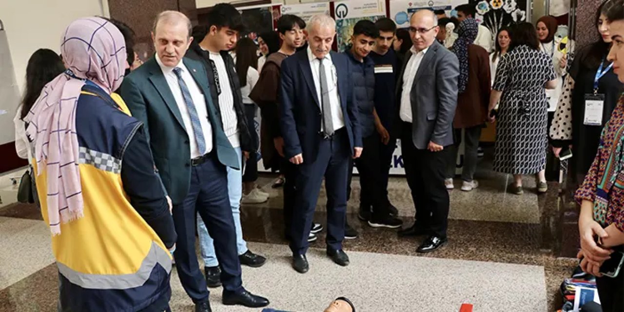 Trabzon'da 8. KTÜ ve Meslek Tanıtım Fuarı düzenlendi