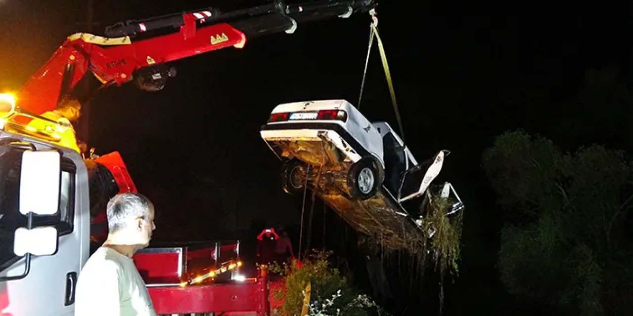 Antalya'da otomobil dereye uçtu! 1'i çocuk 2 kişi kayıp