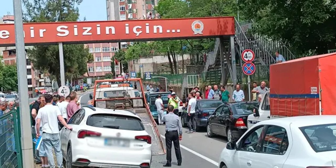 Samsun’da otomobil dolmuşa çarptı: 3 yaralı