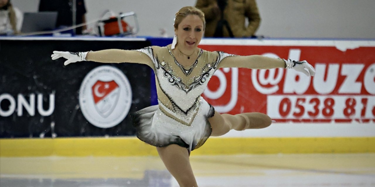 Artistik buz pateninin "Altın Kuğu"su yeni madalyalar peşinde