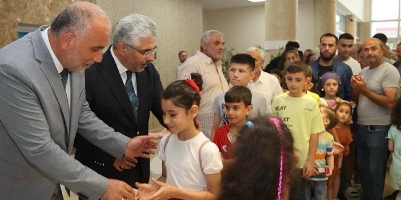 Samsun'da Başkan Sandıkçı vatandaşlar ile bayramlaştı