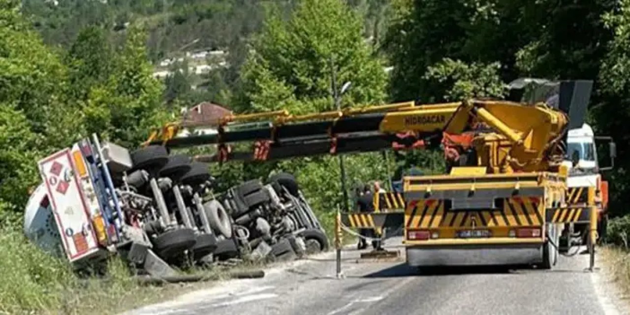 Sinop’ta LPG yüklü tanker devrildi