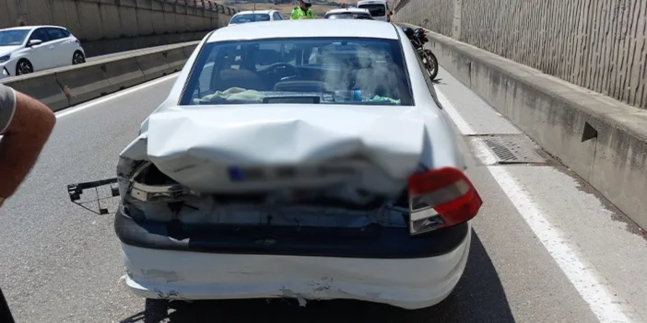 Samsun’da hafif ticari araç otomobile çarptı: 3 kişi yaralandı