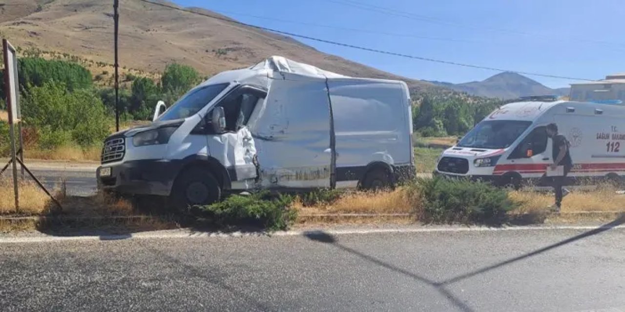 Malatya’da otobüs ile kamyonet çarpıştı! Ucuz atlatıldı