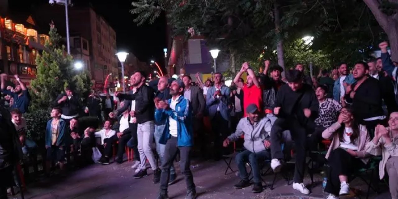 Gümüşhane'de Milli Takım'ın çeyrek final coşkusu yaşandı