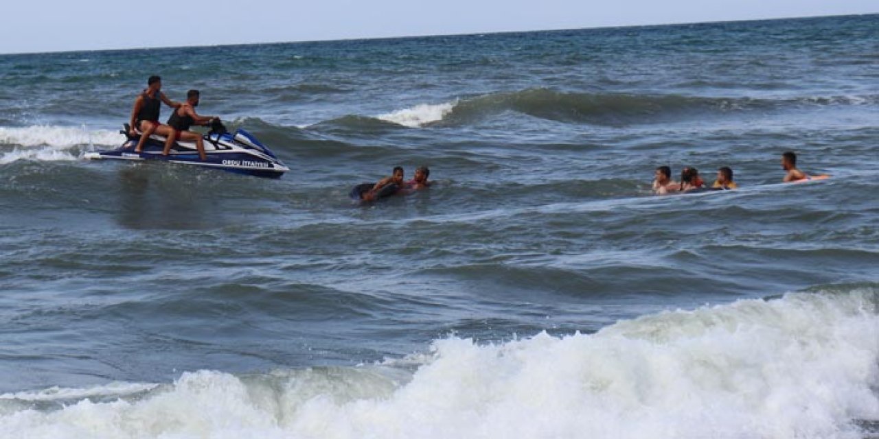 Ordu'da akıntıya kapılan 2 kişi son anda kurtarıldı