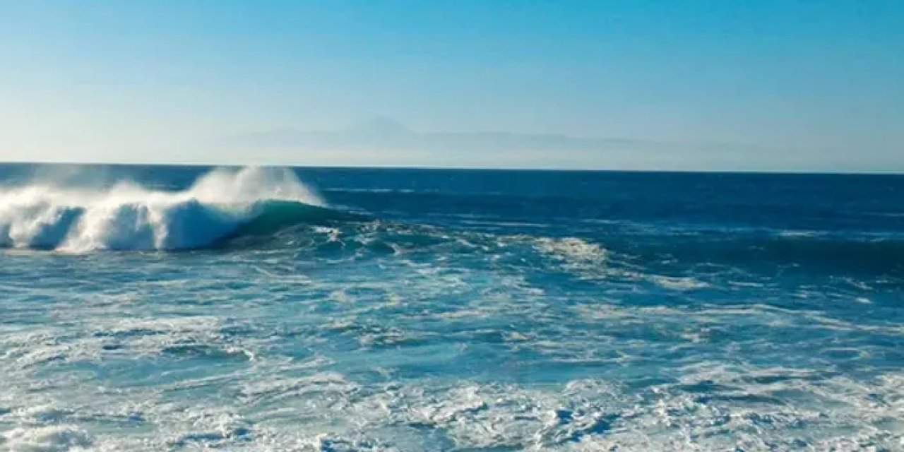 Samsun Valiliğinden Uyarı: Dalga 2 Metreyi Bulacak, Denize Girmeyin