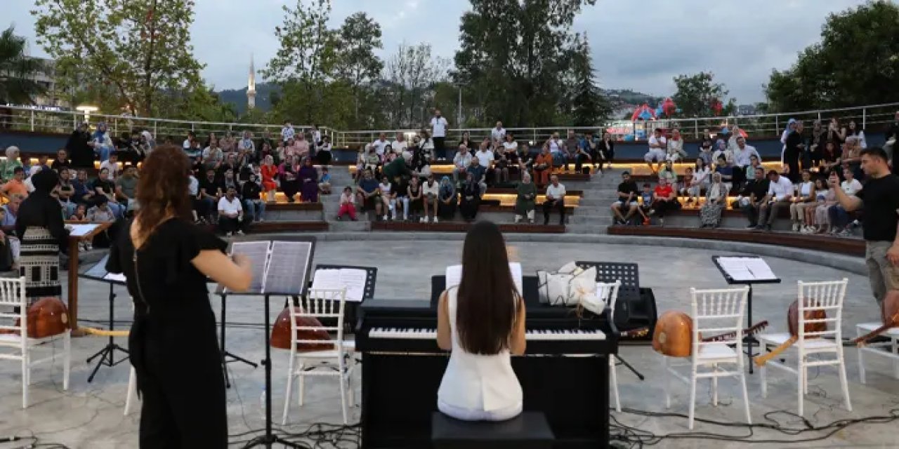 Akçaabat’ta kursiyerlerden konser
