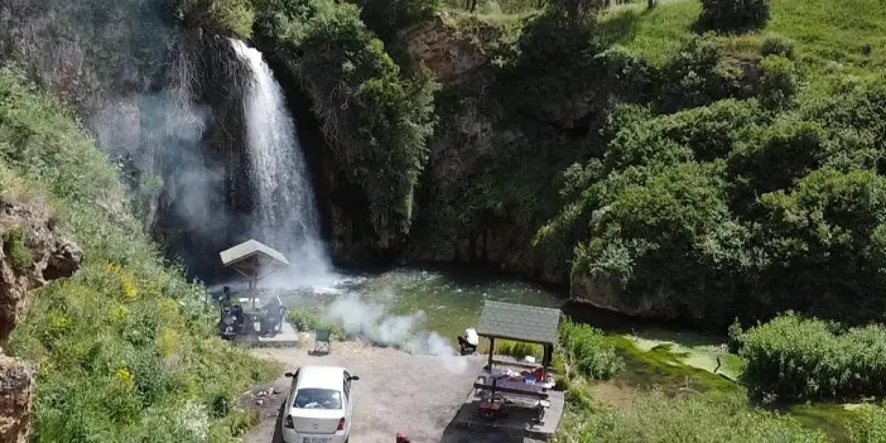 Bayburt'ta serinlemek isteyenler oraya koştu
