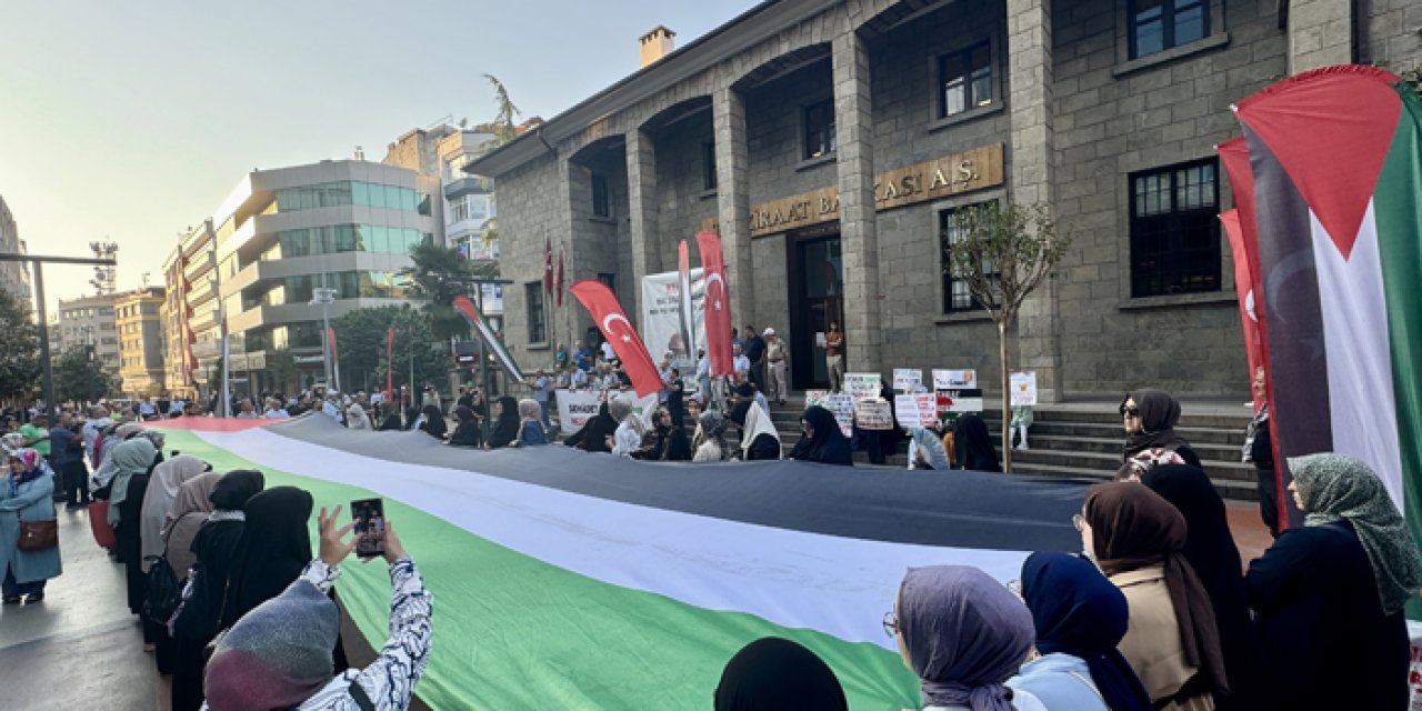 Trabzon’da Filistin’e Destek Yürüyüşü: Çanakkale Ruhu Gazze’ye Taşındı