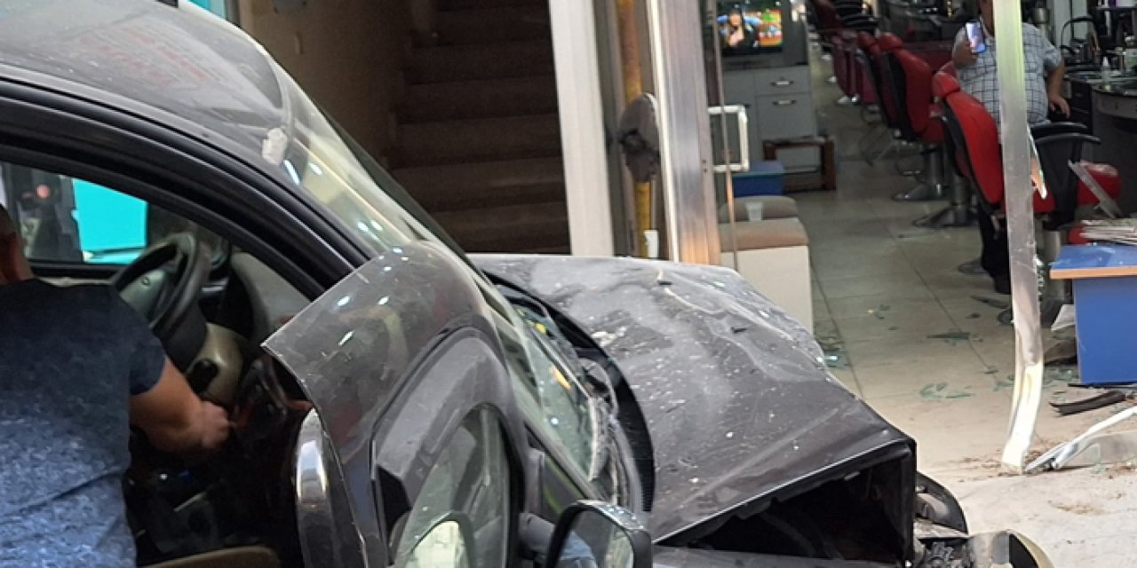 Bafra’da Trafik Kazası: 2 Kişi Yaralandı