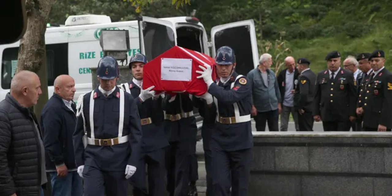 Rize’de Trafik Kazasında Ölen Kıbrıs Gazisi Toprağa Verildi