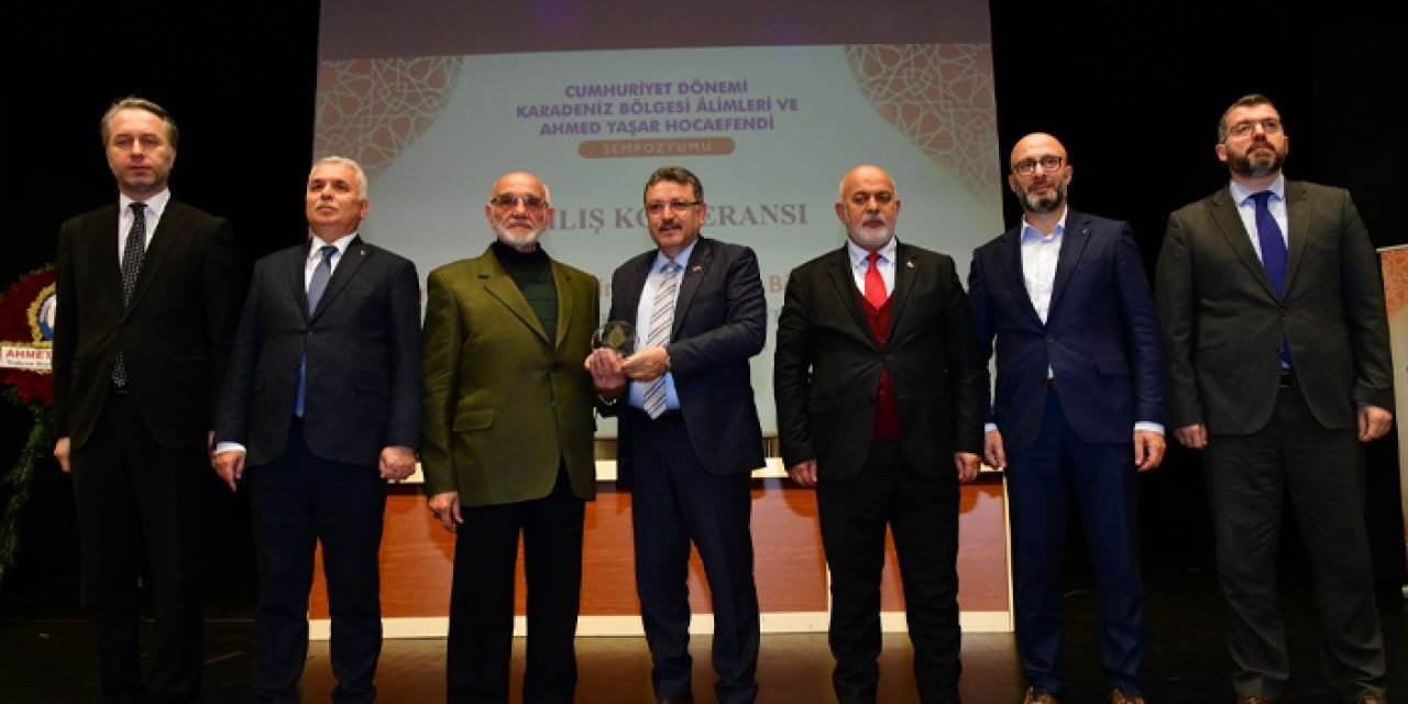 Trabzon’da Ahmed Yaşar Hocaefendi Anısına Sempozyum Düzenlendi