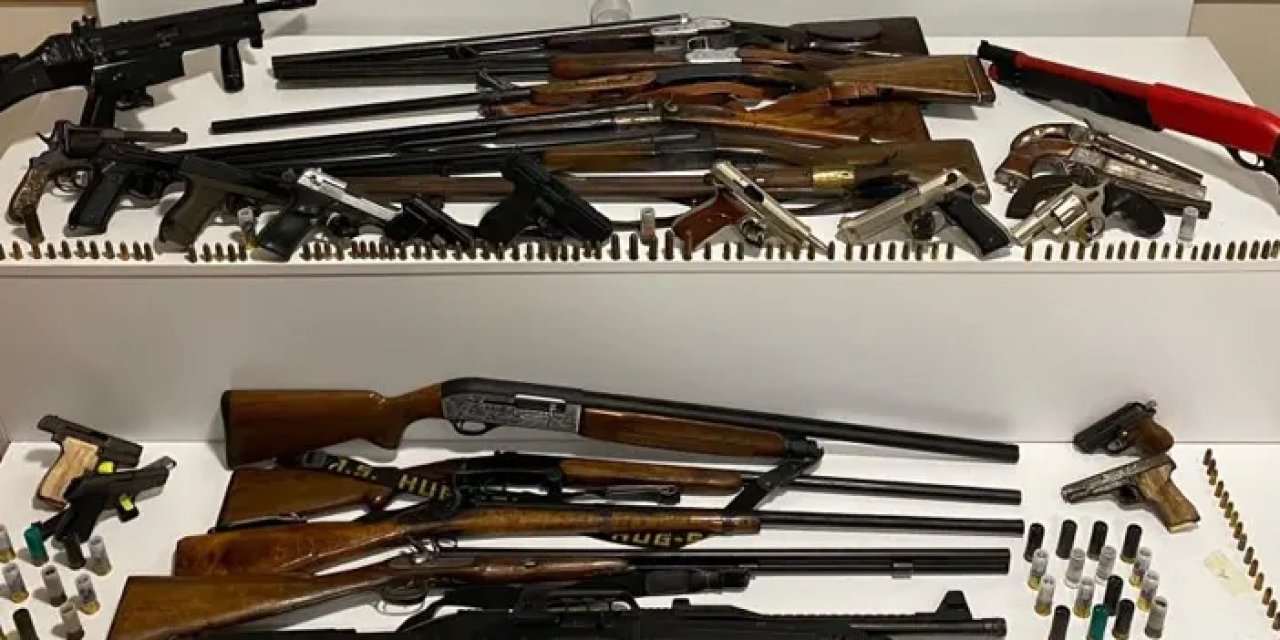 Samsun’da 2 evde çok sayıda silah yakalandı!