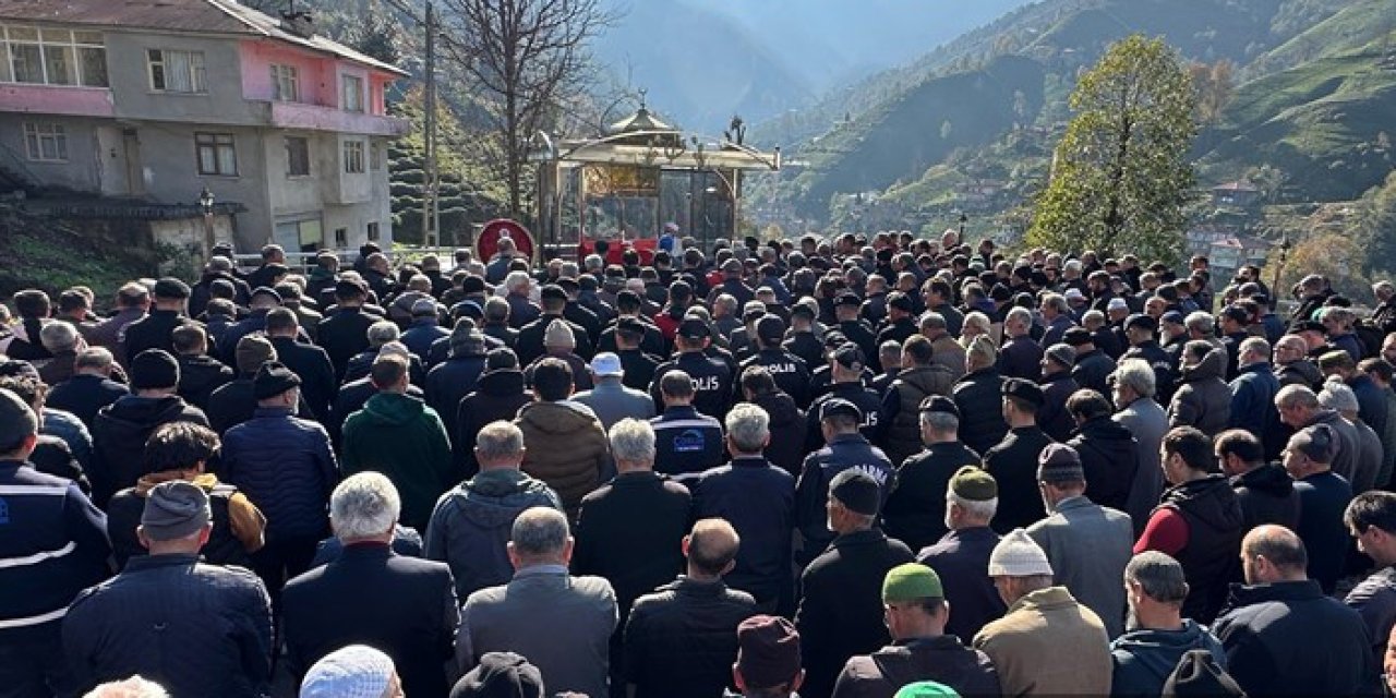 Rize’de Kıbrıs Gazisi Mustafa Öksüz Son Yolculuğuna Uğurlandı