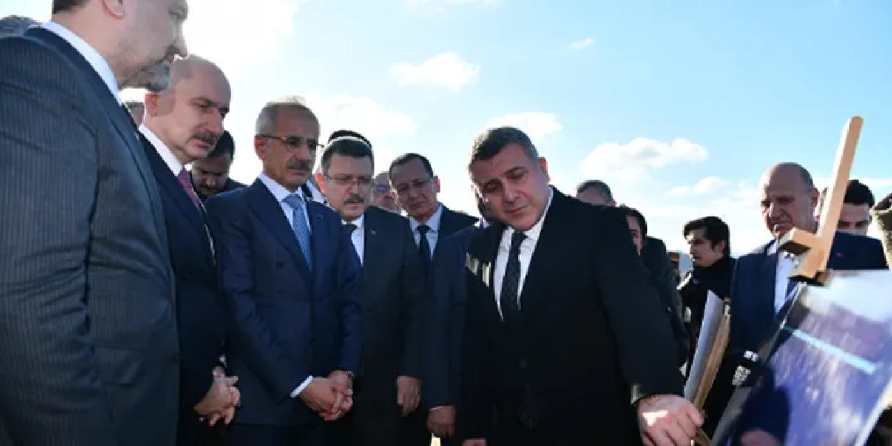 Bakan Uraloğlu Gülcemal’i inceledi! “Şehrimiz için çalışmalarımızı sürdüreceğiz”