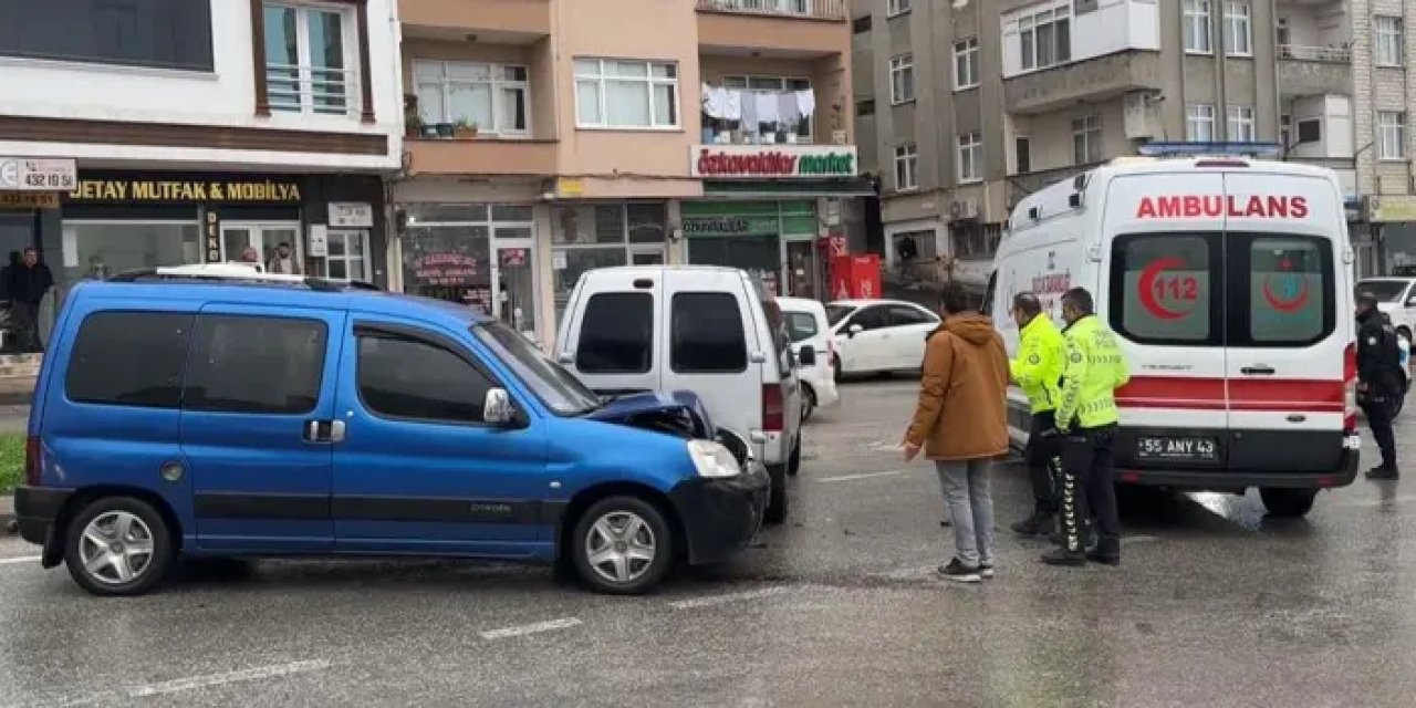Samsun’da iki ticari araç çarpıştı! Yaralı var