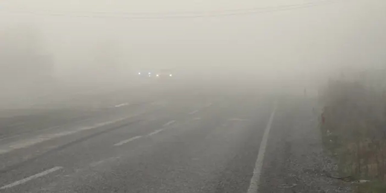 Bartın ve Düzce'de göz gözü görmedi: Ortalık bir anda sis bulutu ile kaplandı
