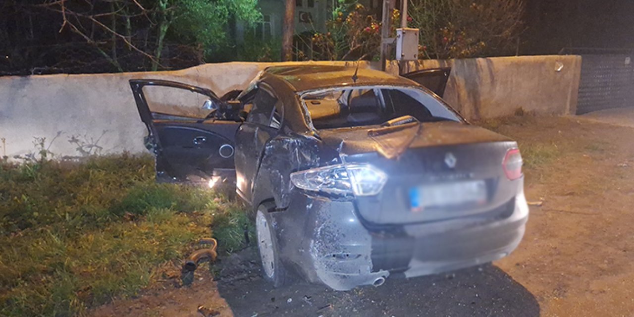 Samsun'da ehliyetsiz sürücü otomobille duvara tosladı! 1 yaralı